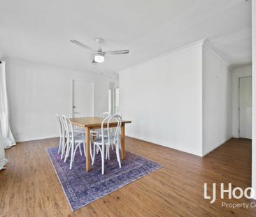 Spacious Family Living with Generous Yard - Photo 4