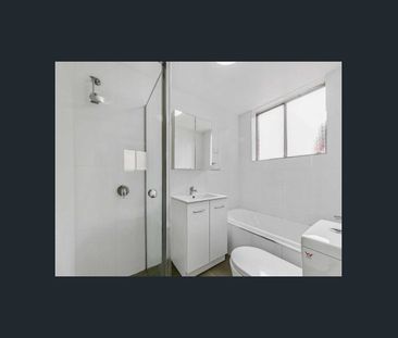 Maintained unit in heart of Merrylands - Photo 4