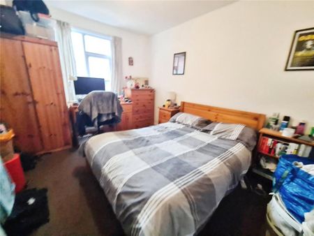 5 bedroom link detached house to rent - Photo 4