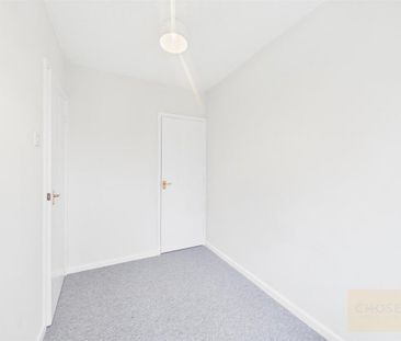 2 bedroom end of terrace house to rent - Photo 5