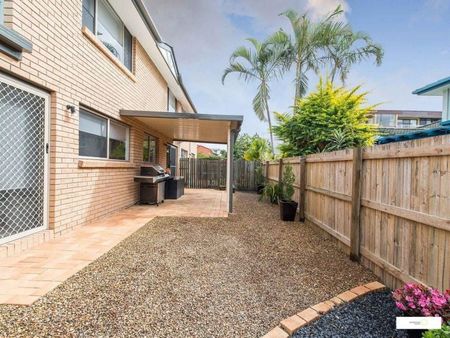 Boutique Townhouse Complex in Convenient Location - Photo 3