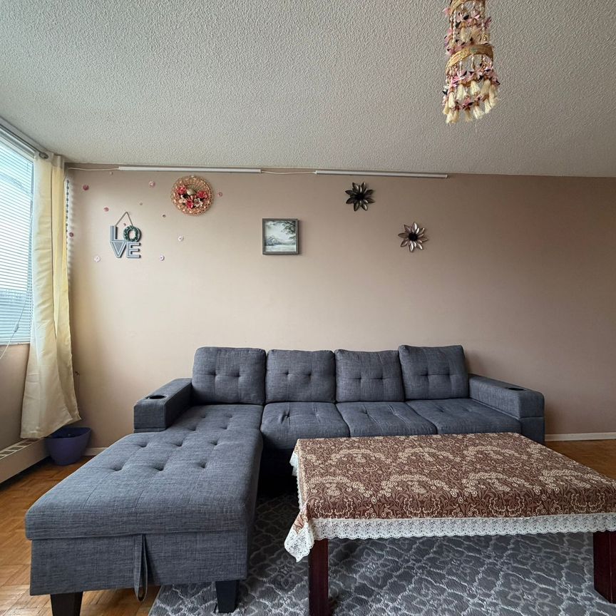 For Lease - 2121 Roche Court Unit# 725, Mississauga, Ontario - Photo 1