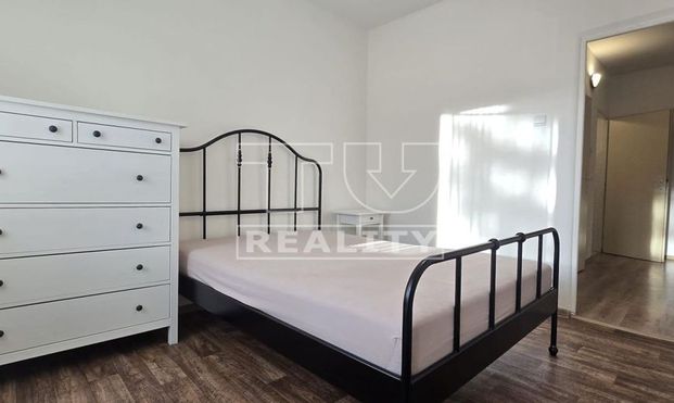 Krásny, priestranný a kompletne zariadený 3i byt na prenájom - Sásová, 73,7 m2 - Photo 1