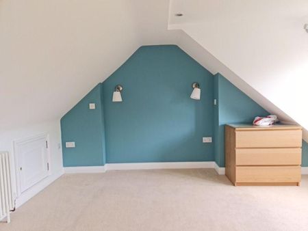 4 bedroom semi-detached house to rent - Photo 5