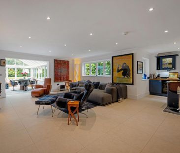 6 bedroom detached house to rent - Photo 4