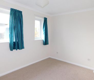 2 bedroom semi-detached house to rent - Photo 5