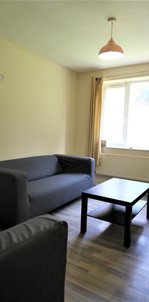 3 Bed Flat, Pennington Court, LS6 - Photo 1