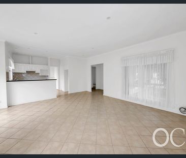 Open the door to relaxed Findon living - Photo 1