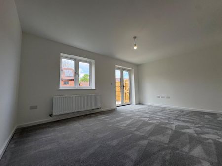 3 bedroom semi-detached house to rent - Photo 2