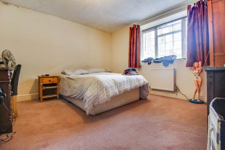 Ground Floor Flat, 6 Sheep Street, Swindon, Highworth, SN6 - Photo 3