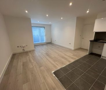 Modern 2-Bedroom, 2-Bathroom Student Apartment in Portswood, Southa... - Photo 3