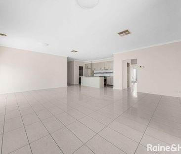 4 Toucan Road, Tarneit, VIC 3029 - Photo 2