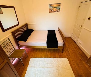 Room in a Shared House, London, SW16 - Photo 2