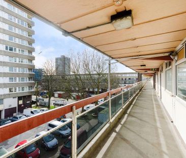 3 bedroom flat to rent - Photo 2