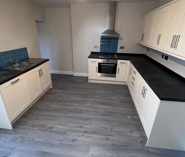 3 bedroom terraced house to rent - Photo 6