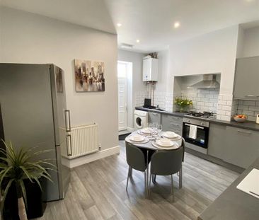 1 bed house share to rent in Coal Clough Lane, Burnley, BB11 - Photo 1
