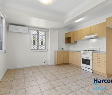 Tidy. Handy. Ready - Photo 2