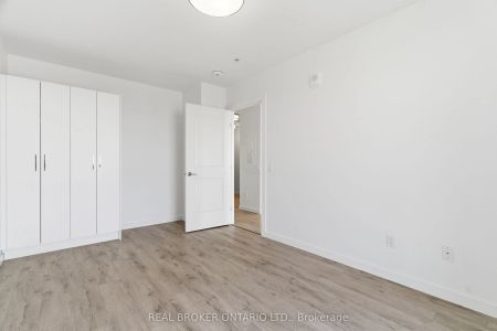 181 King Street S #1411 - Photo 4