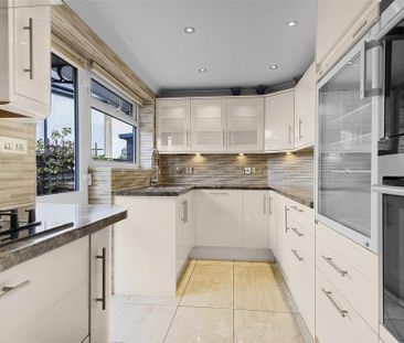 4 bedroom detached house to rent - Photo 6