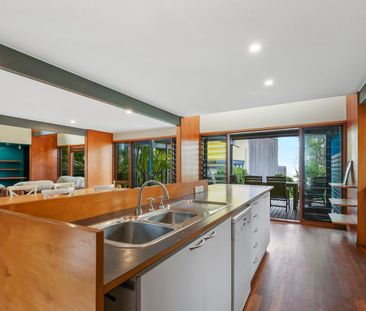 Ocean views and private pool - Photo 6