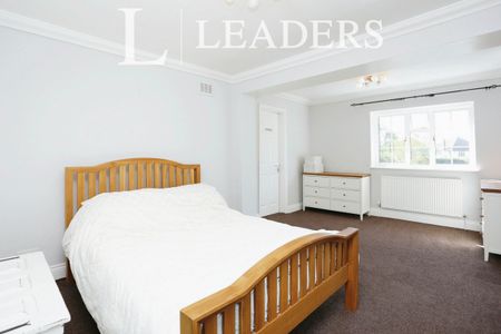 4 bedroom semi-detached to rent Mays Hill Road, Shortlands, Bromley, BR2 - Photo 5