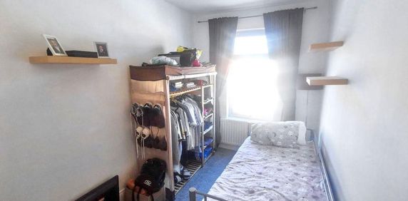 2 bed upper flat to rent in NE22 - Photo 2