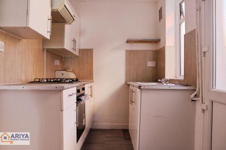 2 bedroom terraced house to rent - Photo 2