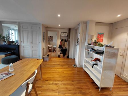 Location Appartement 4 pièces 92m² LYON 3ème - Photo 2