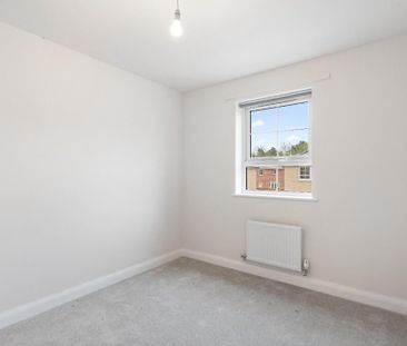 4 bedroom semi-detached house to rent - Photo 2