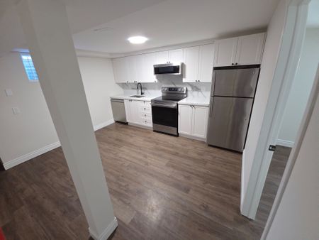 For Lease - 478 Winfield Terrace, Mississauga, Ontario - Photo 5