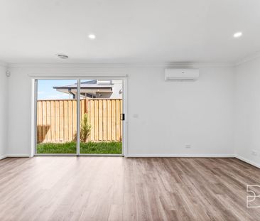 Discover Your Dream Home at 106 Mamic Boulevard, Fraser Rise - Photo 2