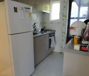 Single level brick and tile sunny unit - Photo 2