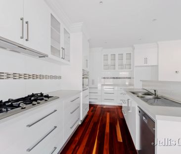 3 Bed, 2 Bath - Photo 5