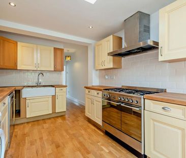 3 bedroom terraced house to rent - Photo 3