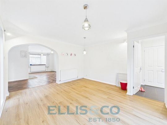 4 bedroom semi-detached house to rent - Photo 1