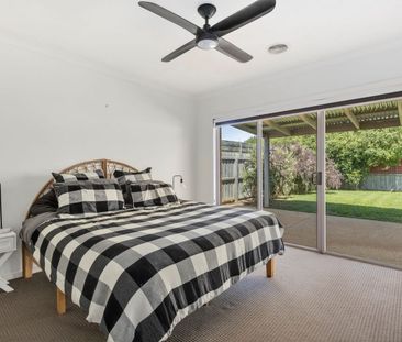Stylish Family Living in Warralily Coast - Photo 4