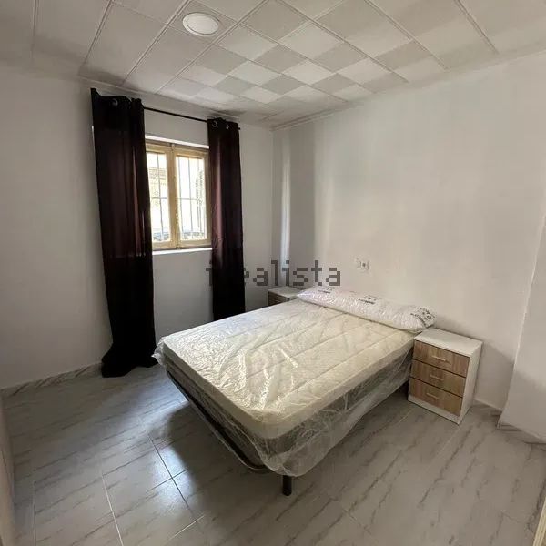 Alquiler de piso en Calle Reyes Magos - Photo 1