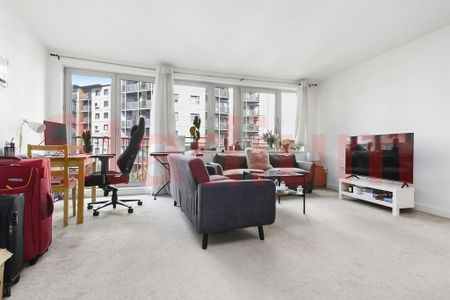 2 bedroom flat to rent - Photo 2