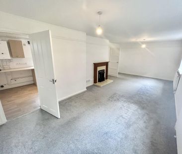 3 bedroom end of terrace house to rent - Photo 1