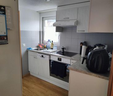 3-room attic apartment with charming wooden elements - Photo 6