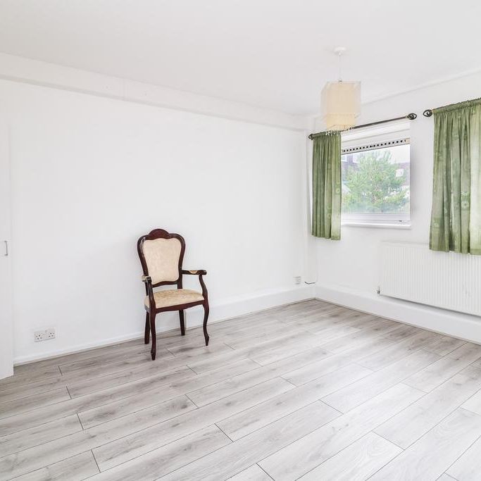 4 bedroom maisonette to rent - Photo 1