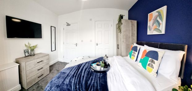 Modern 6-Bedroom Ensuite - Photo 1