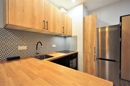 Kawalerka z sypialnią, balkonem i garażem. - Zdjęcie 5