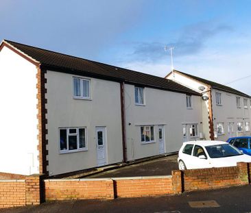 2 bedroom terraced house to rent - Photo 4