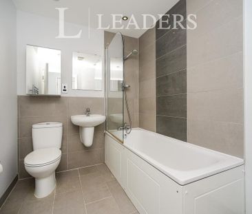 3 bedroom semi-detached house to rent - Photo 6