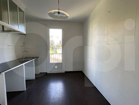 Appartement 3 pièces 63m2 MARSEILLE 7EME 980 euros - Photo 2