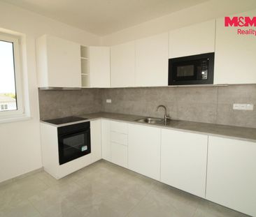 Pronájem bytu 3+kk 76 m², Osadní 1348, Kostelec nad Černými lesy - Photo 3
