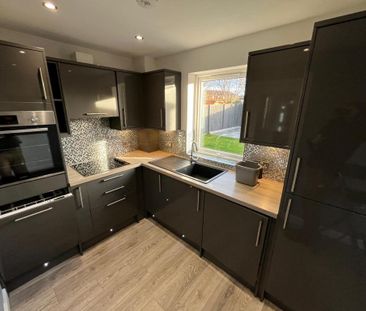 2 bedroom semi-detached house to rent - Photo 6