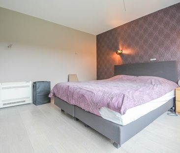 Vrijstaande villa met vier slaapkamers op perceel van ca. 1717 m² - Photo 6