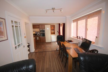 Greenend Gardens, Edinburgh, EH17 - Photo 2